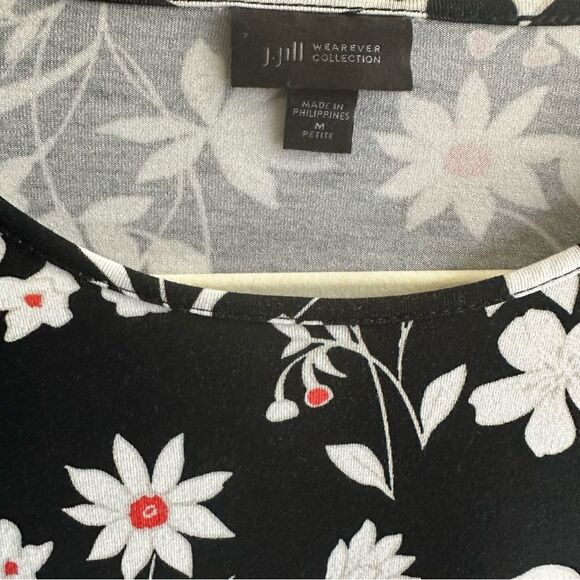 J Jill Wearever Knit Top Blouse Floral Black White Stretch Medium Petite‎ - Picture 9 of 9